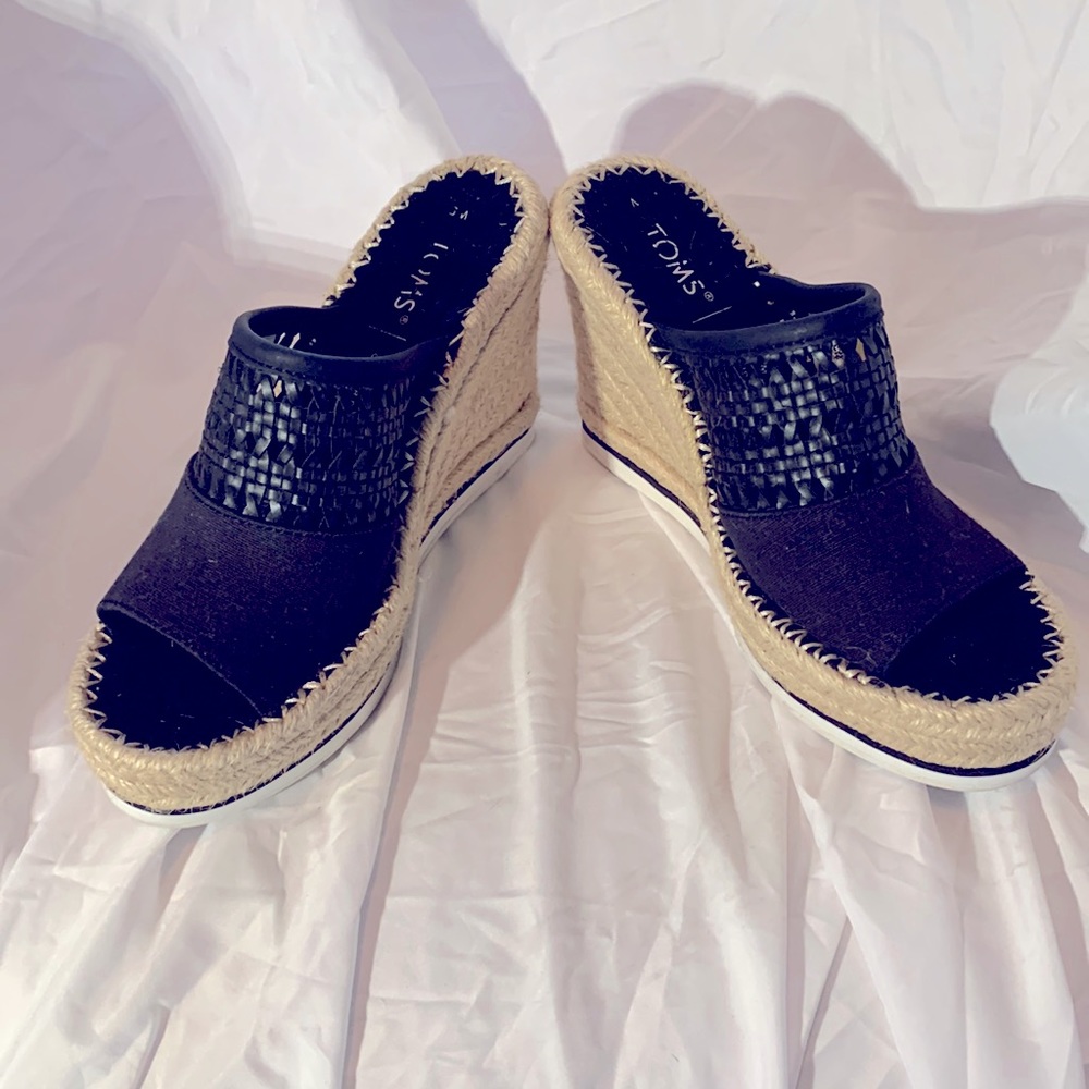 Toms sz5 Espadrille black Leather and Canvas